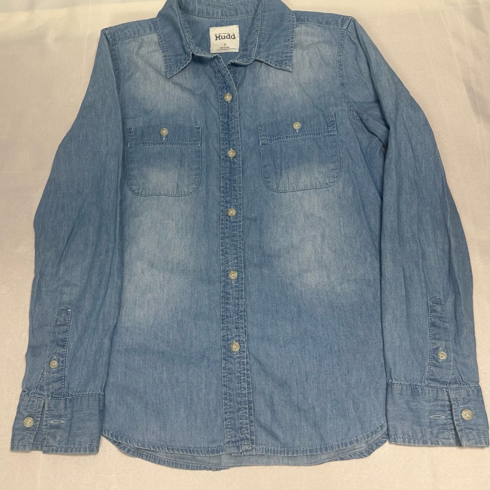 ⭐️5/25⭐️MuddLight Blue Denim Shirt